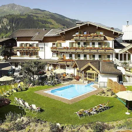 In The Heart Of The Alps Otel 4*